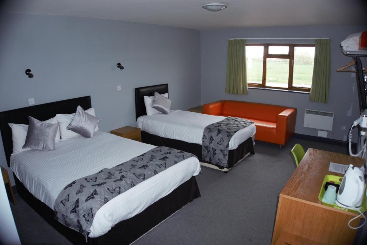 Happy Guests Lodge Lower Whitley Экстерьер фото
