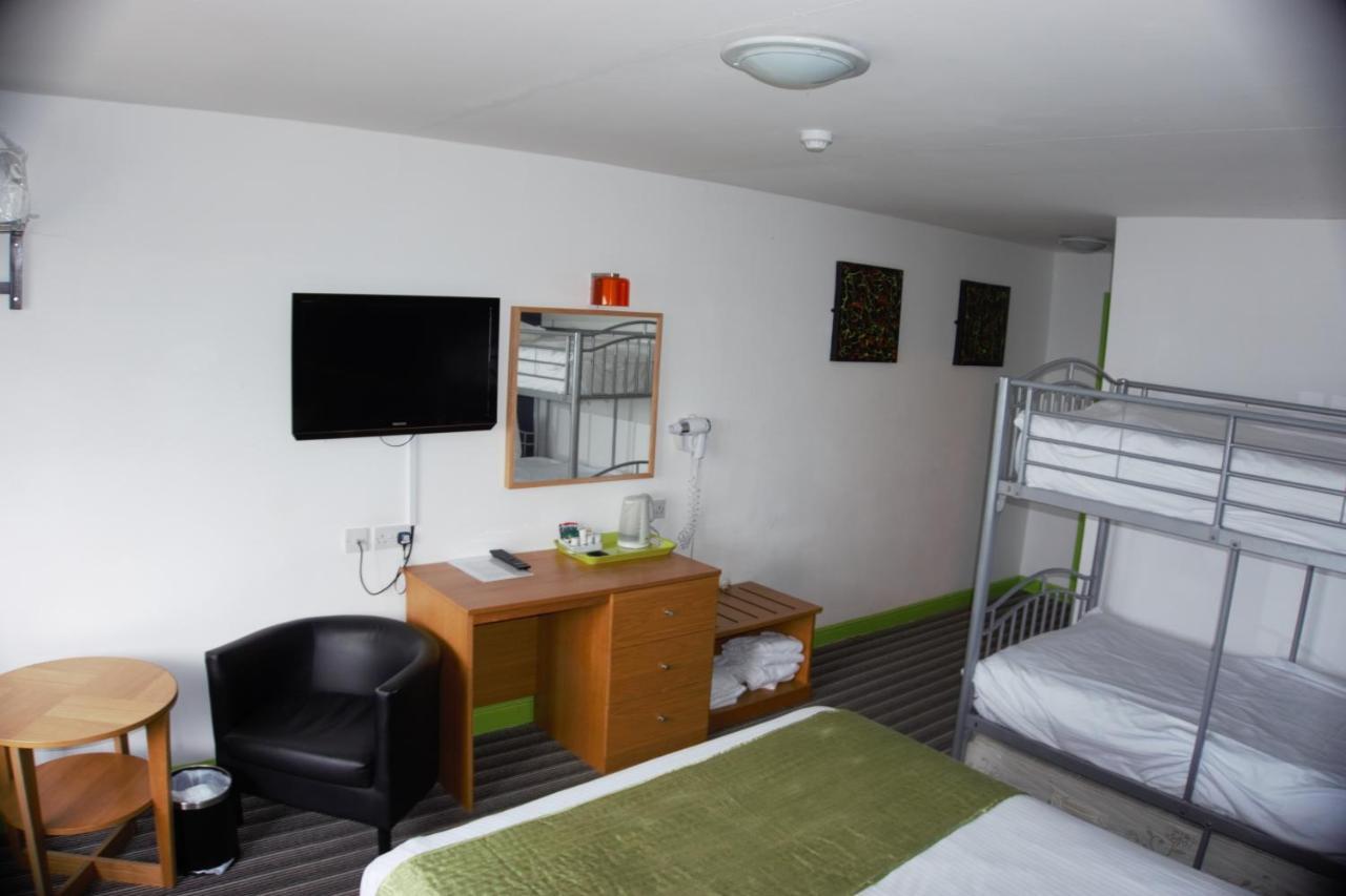 Happy Guests Lodge Lower Whitley Экстерьер фото