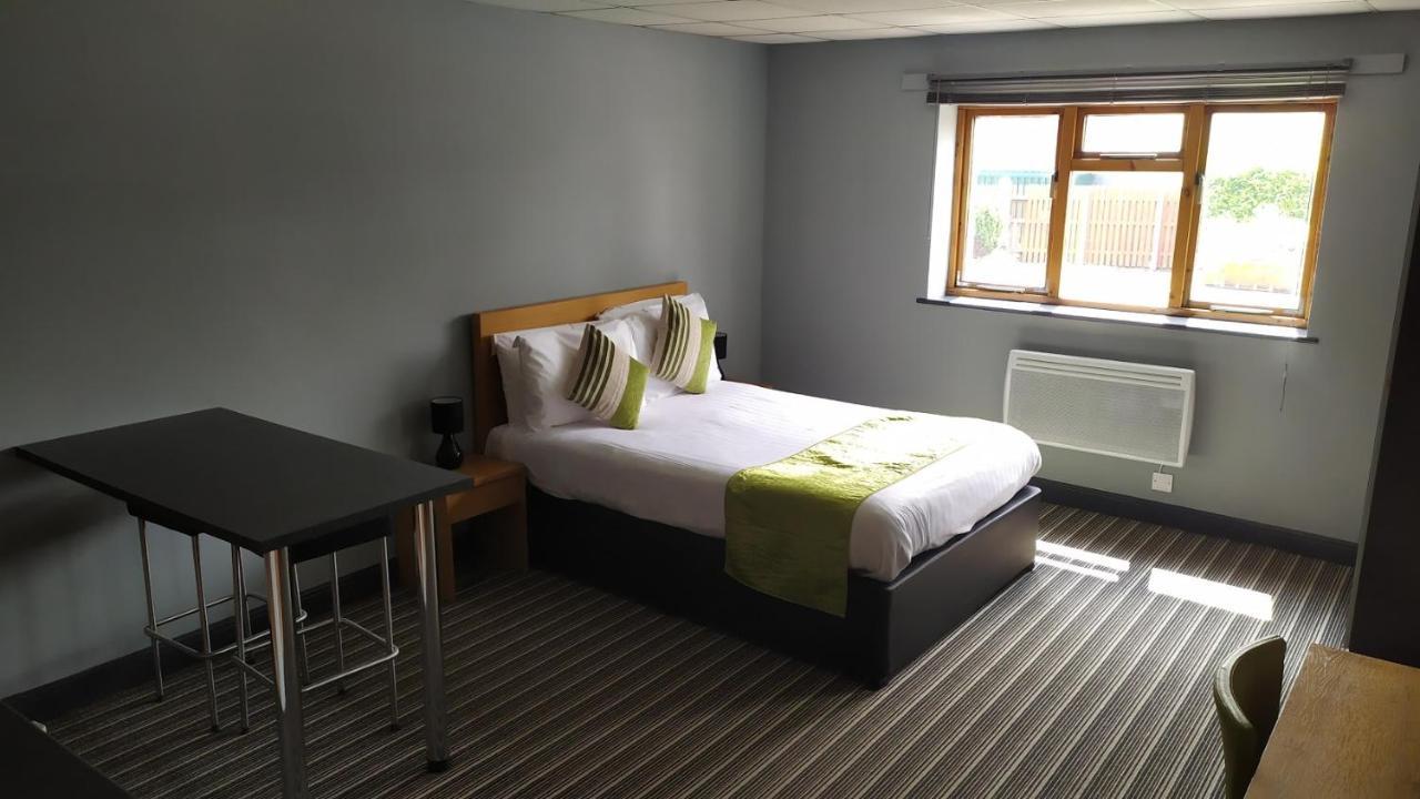 Happy Guests Lodge Lower Whitley Экстерьер фото